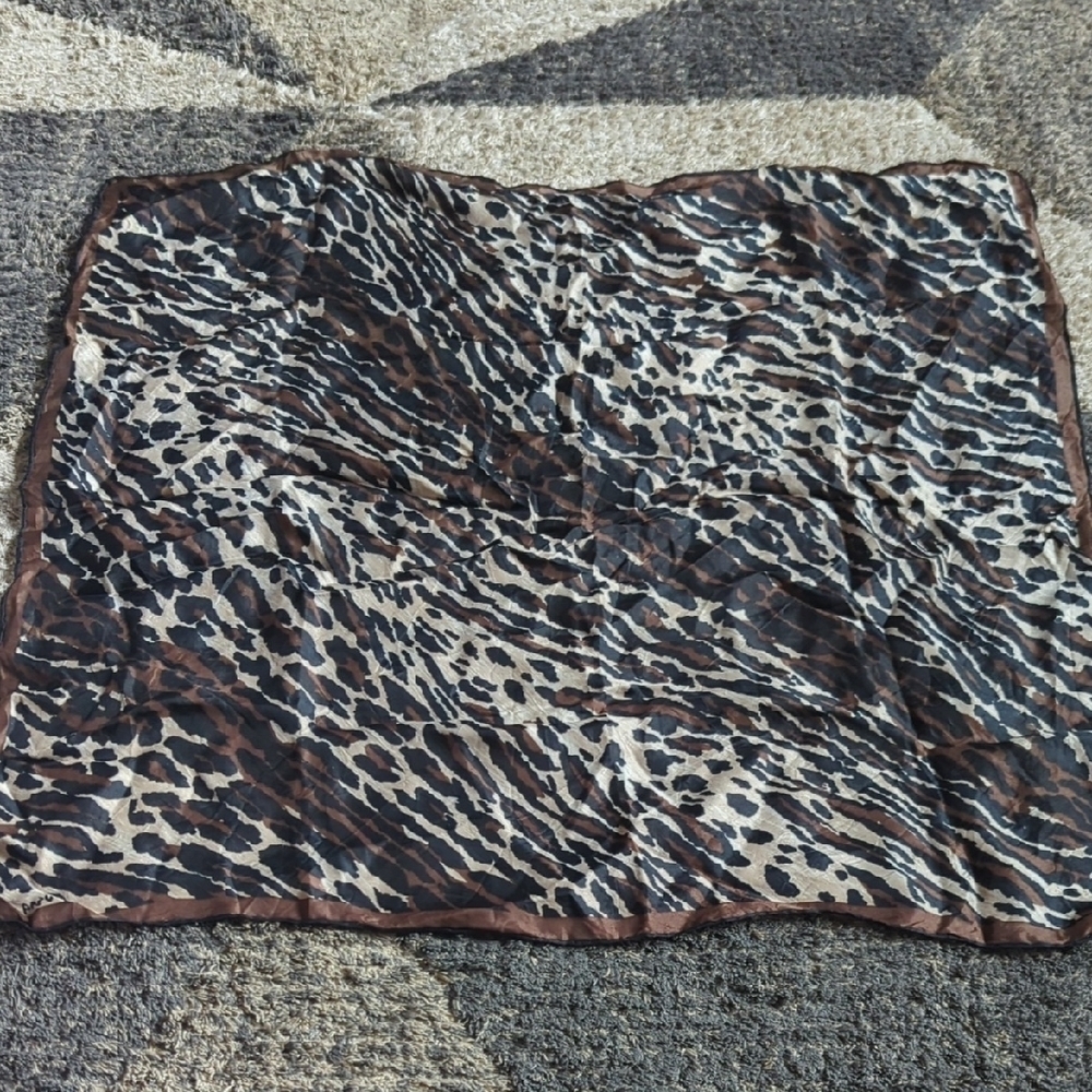Vera Vtg Scarf Printed Animal Print
